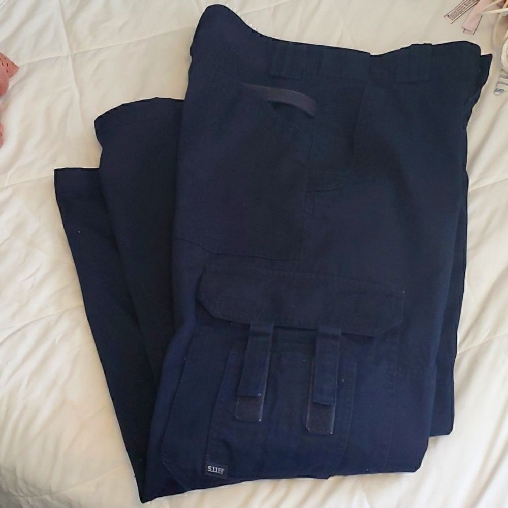 511 Tactical womans pant, size large 30/32, perfect condition - Picture 2 of 8